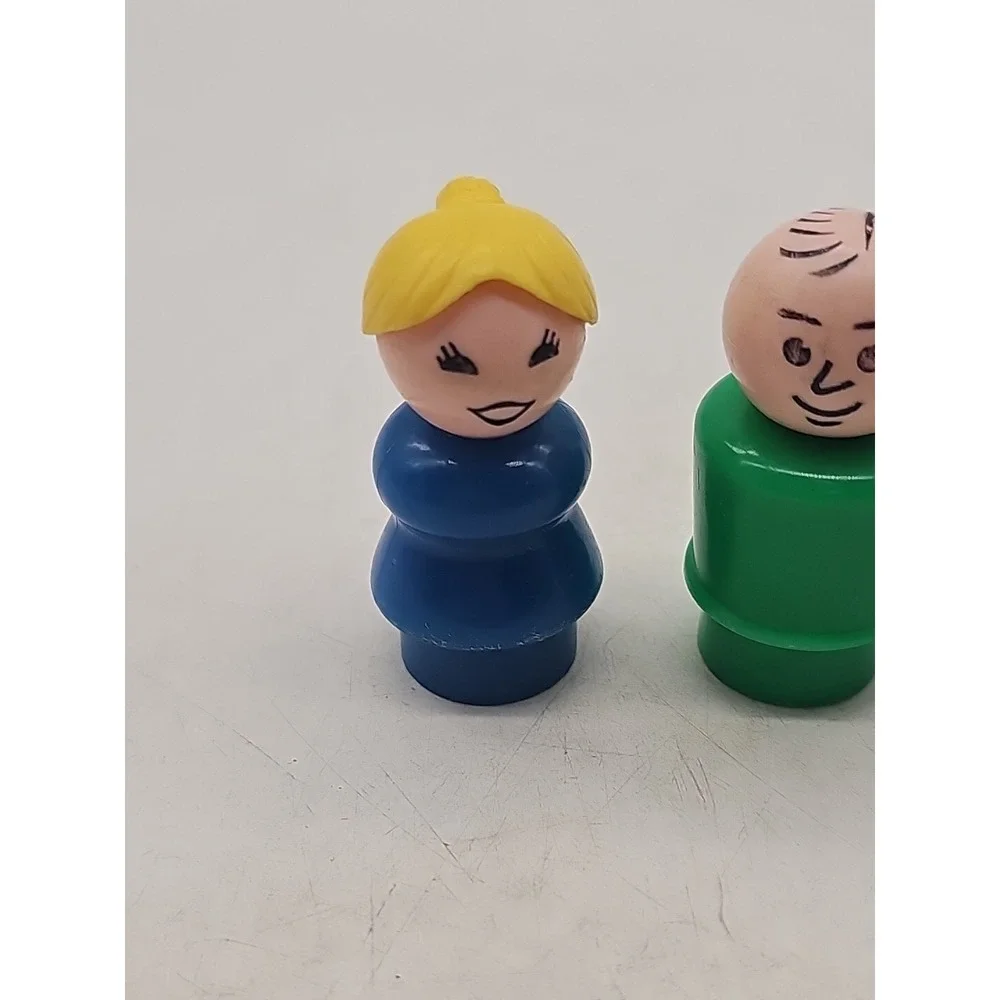 Vintage Fisher Price Little People Hard Plastic Figures Family 1 Wood  Lot Of 4